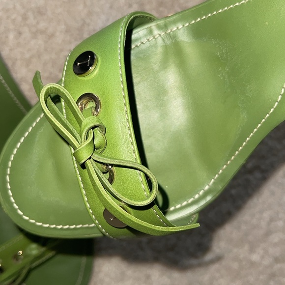 *DONATED to DRESS FOR SUCCESS*
Authentic Tod’s Zeppa Wedge Sandal, Sz 9 - Picture 7 of 9